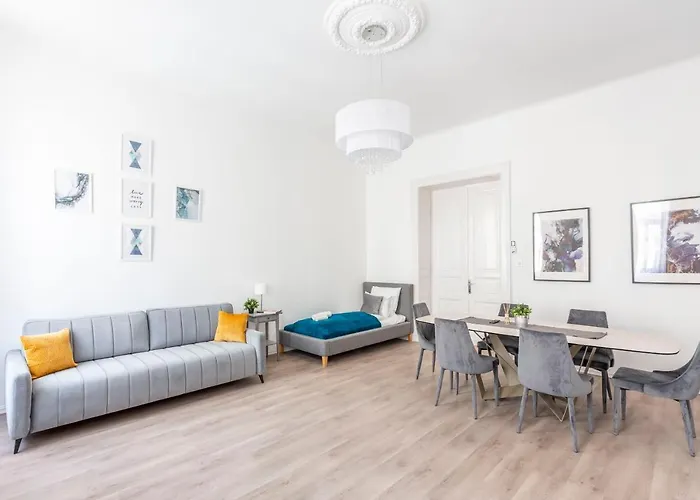 Exclusive Downtown In The Heart Of Budapeszt