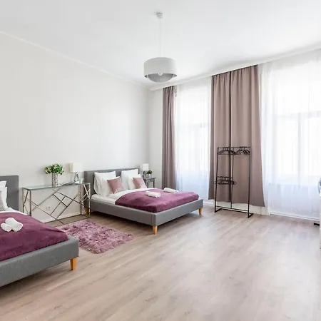 Daire Exclusive Downtown In The Heart Of *