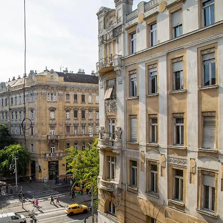Exclusive Downtown In The Heart Of