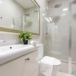 Exclusive Downtown In The Heart Of דירה