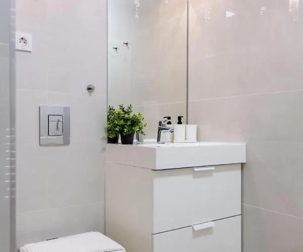 Апартаменты Exclusive Downtown In The Heart Of *